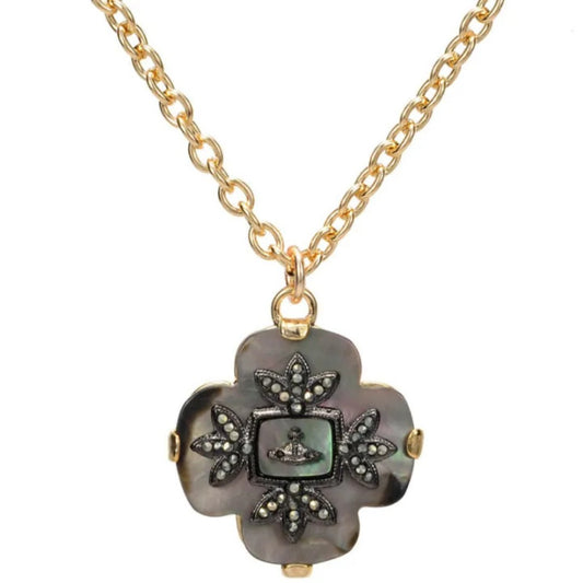 Vintage Four-leaf Clover Shell Necklace