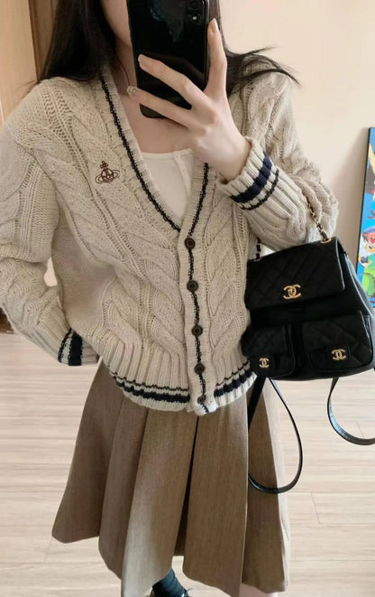 Cable Knit Crest Button Cardigan