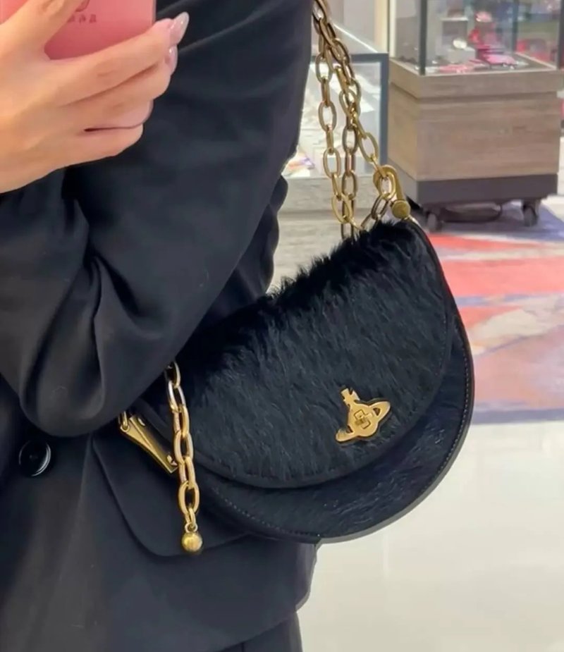 Yak Wool Chain Saturn Bag